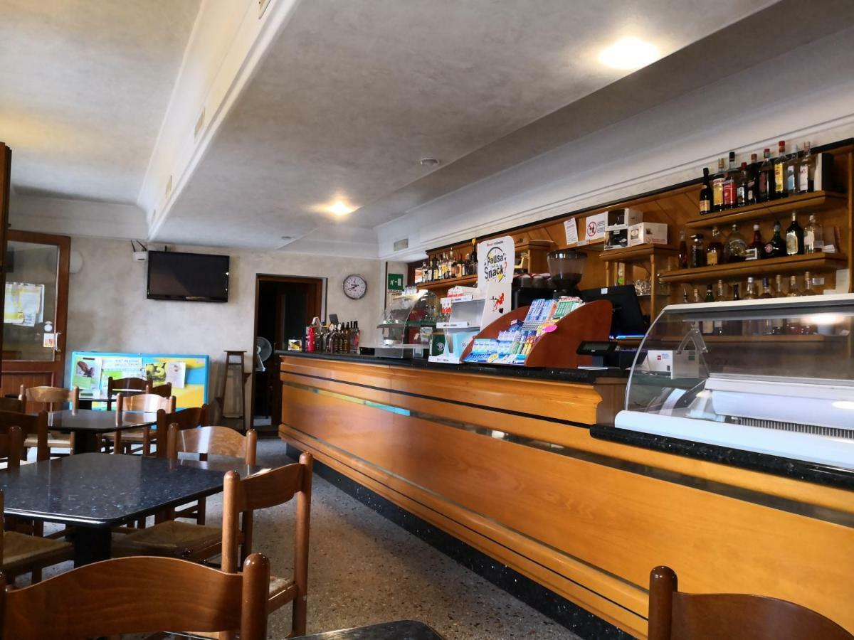 Trattoria Bar Oasi Hotel Pocenia ภายนอก รูปภาพ